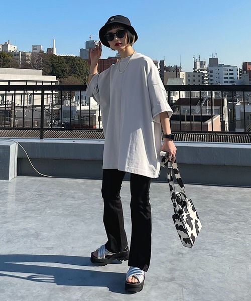 PAGEBOY（ページボーイ）の「ダッドルーズTシャツ（Tシャツ/カットソー・レディース・オフホワイト/ブラック/グレイッシュベージュ/スカイブルー/レッド系その他/チャコールグレー/ターコイズブルー/ブラウン・FREE）」の16枚目の写真