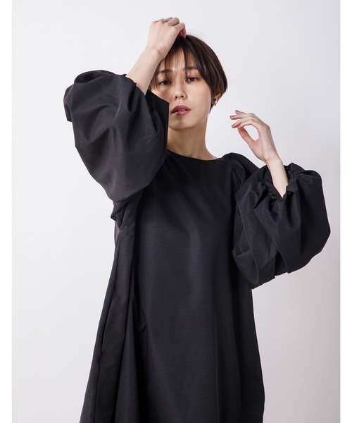 CIENA(シエナ)の「バルーンスリーブミニワンピース(ワンピース・レディース・ブラック/ホワイト・FREE)」の4枚目の写真