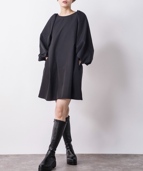 CIENA(シエナ)の「バルーンスリーブミニワンピース(ワンピース・レディース・ブラック/ホワイト・FREE)」の5枚目の写真