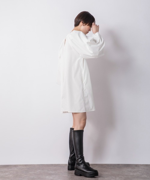 CIENA(シエナ)の「バルーンスリーブミニワンピース(ワンピース・レディース・ブラック/ホワイト・FREE)」の8枚目の写真