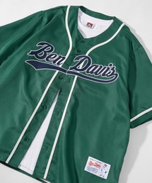 BEN DAVIS（ベンデイビス）の「【BEN DAVIS/ベンデイビス】 スタジアムロゴワッペン ナンバリング刺繍 ベースボールシャツ/半袖シャツ（シャツ/ブラウス・メンズ）」