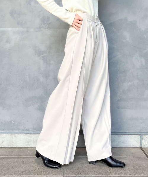 ALAND（エーランド）の「3.3Field Trip／2-TUCKワイドスラックス  2277676（スラックス・レディース・ブラック/ベージュ・SMALL/MEDIUM）」の11枚目の写真