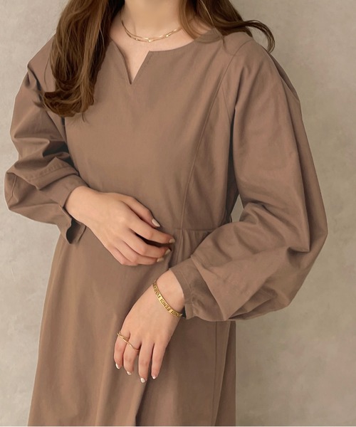 apres jour clair（アプレジュールクレア）の「【apres jour clair】ランタンスリーブワンピース【ZOZOTOWN限定アイテム】（ワンピース・レディース・ライトベージュ/ブラウン系その他・X-LARGE/フリー）」の4枚目の写真