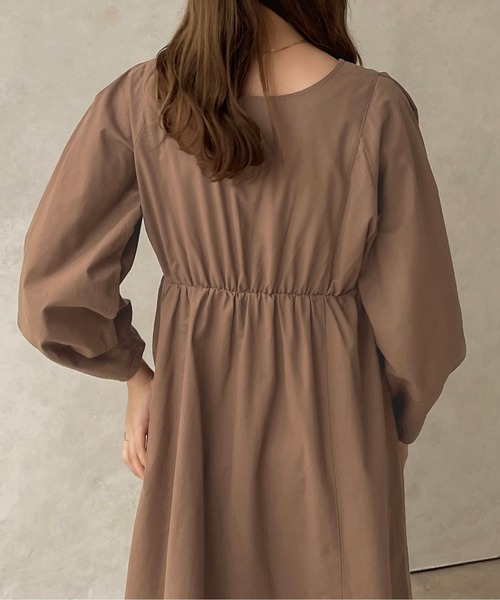 apres jour clair（アプレジュールクレア）の「【apres jour clair】ランタンスリーブワンピース【ZOZOTOWN限定アイテム】（ワンピース・レディース・ライトベージュ/ブラウン系その他・X-LARGE/フリー）」の6枚目の写真