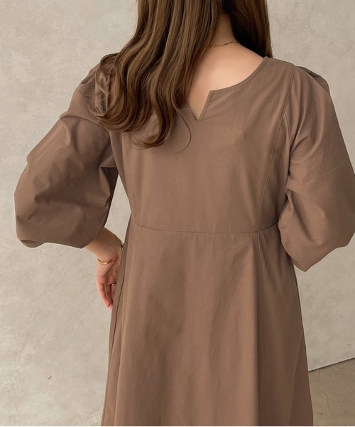 apres jour clair（アプレジュールクレア）の「【apres jour clair】ランタンスリーブワンピース【ZOZOTOWN限定アイテム】（ワンピース・レディース・ライトベージュ/ブラウン系その他・X-LARGE/フリー）」の8枚目の写真