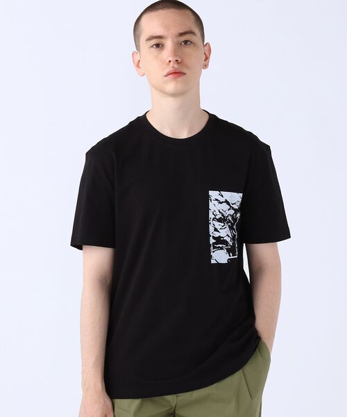 Calvin Klein(カルバン・クライン)の「チェスト フォト プリント Tシャツ(Tシャツ/カットソー・メンズ・ホワイト/ブラック・S/M/L/XL)」の3枚目の写真