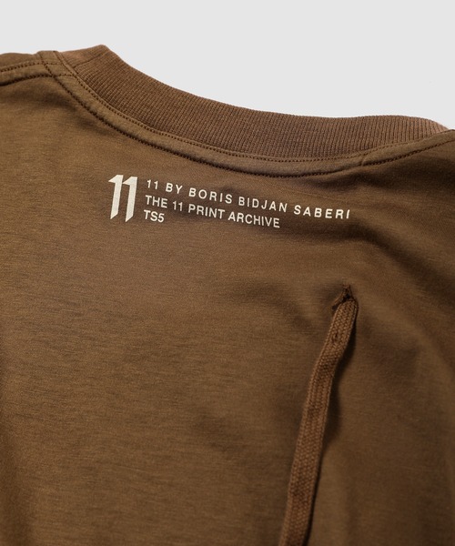 11 by Boris Bidjan Saberi ( ボリスビジャンサベリ)の「TS5(Tシャツ/カットソー・メンズ・グレー・S/M/L)」の2枚目の写真