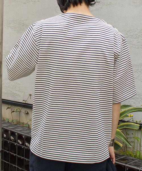 GLOSTER（グロスター）の「【GLOSTER/グロスター】フレンチバスクシャツ ショートスリーブ（Tシャツ/カットソー・メンズ・ネイビー/オフホワイト/ホワイト×レッド/ホワイト×ネイビー/ホワイト×ブルー/ブラック×ホワイト・MEDIUM/LARGE）」の9枚目の写真