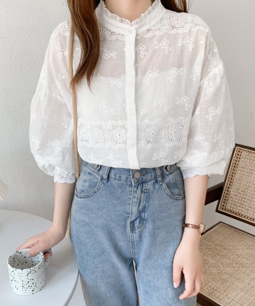 Diosfront（ディオスフロント）の「カットワーク刺繍プチハイネックボリュウーム袖ブラウス（シャツ/ブラウス・レディース・ホワイト/ブラック・M/L）」の2枚目の写真