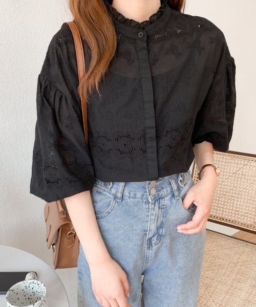 Diosfront（ディオスフロント）の「カットワーク刺繍プチハイネックボリュウーム袖ブラウス（シャツ/ブラウス・レディース・ホワイト/ブラック・M/L）」の5枚目の写真