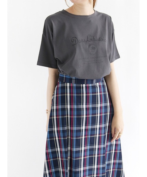 Te chichi（テチチ）の「カレッジロゴTシャツ（Tシャツ/カットソー・レディース・ホワイト/オフホワイト/チャコール・ﾌﾘ-）」の3枚目の写真