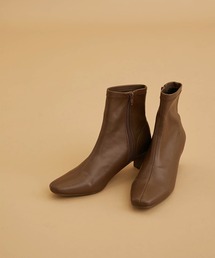 ソフトストレッチセットバックヒールショートブーツ