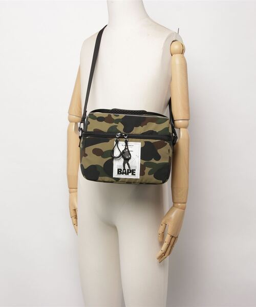 セール】1ST CAMO LUNCH BAG M（お弁当箱）｜A BATHING APE（ア