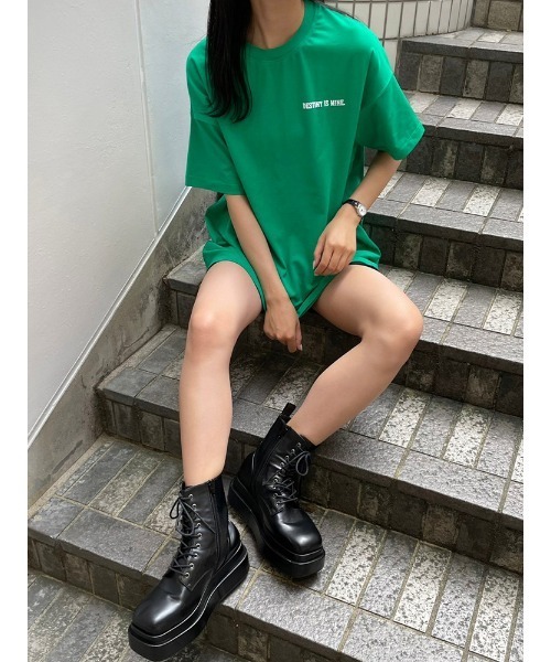 ENVYM(アンビー)の「ロゴBIGTS(Tシャツ/カットソー・レディース・ホワイト/ブルー/グリーン・FREE)」の1枚目の写真