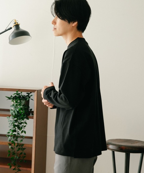 ITEMS URBANRESEARCH（アイテムズ アーバンリサーチ）の「度詰天竺オーバーサイズロングスリーブカットソー（Tシャツ/カットソー・メンズ・オフホワイト/ブラック/ネイビー・MEDIUM/LARGE）」の11枚目の写真