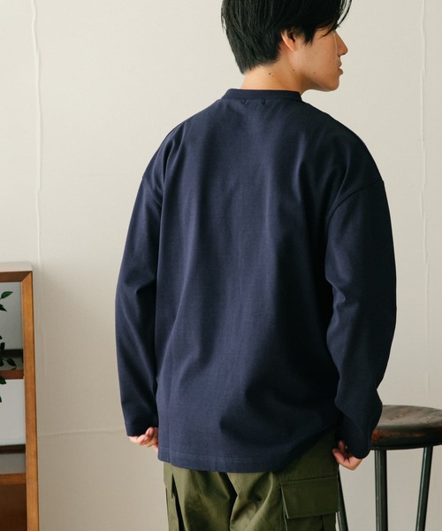 ITEMS URBANRESEARCH（アイテムズ アーバンリサーチ）の「度詰天竺オーバーサイズロングスリーブカットソー（Tシャツ/カットソー・メンズ・オフホワイト/ブラック/ネイビー・MEDIUM/LARGE）」の16枚目の写真
