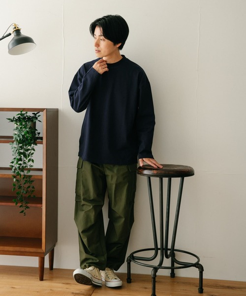 ITEMS URBANRESEARCH（アイテムズ アーバンリサーチ）の「度詰天竺オーバーサイズロングスリーブカットソー（Tシャツ/カットソー・メンズ・オフホワイト/ブラック/ネイビー・MEDIUM/LARGE）」の19枚目の写真