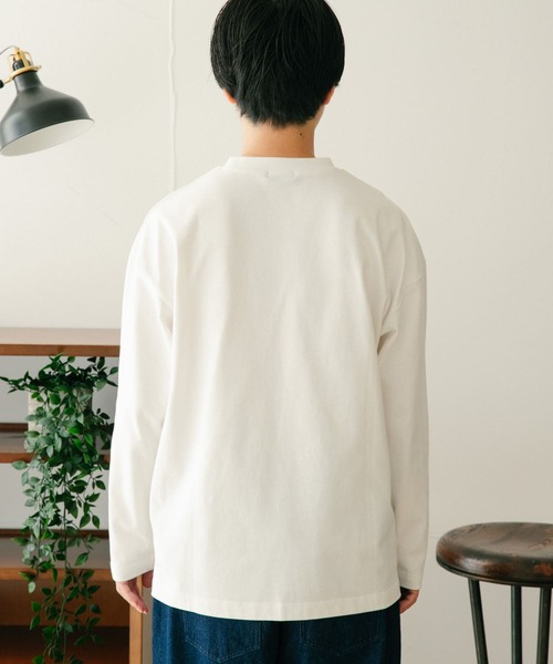 ITEMS URBANRESEARCH（アイテムズ アーバンリサーチ）の「度詰天竺オーバーサイズロングスリーブカットソー（Tシャツ/カットソー・メンズ・オフホワイト/ブラック/ネイビー・MEDIUM/LARGE）」の22枚目の写真