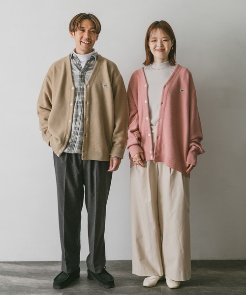 PENNEYS(ぺニーズ)の「『別注』PENNEYS×DOORS THE FOX Vネックカーディガン(カーディガン/ボレロ・メンズ・アイボリー/ブラック/グリーン/ネイビー/イエロー/ボルドー/ピンク/ベージュ・MEDIUM/LARGE/X-LARGE)」の14枚目の写真