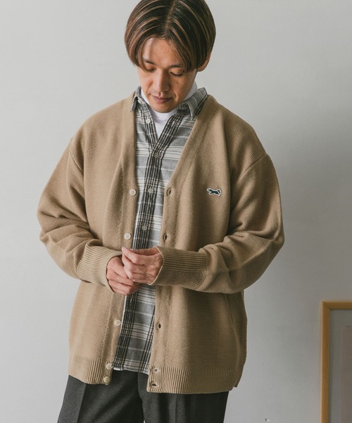 PENNEYS(ぺニーズ)の「『別注』PENNEYS×DOORS THE FOX Vネックカーディガン(カーディガン/ボレロ・メンズ・アイボリー/ブラック/グリーン/ネイビー/イエロー/ボルドー/ピンク/ベージュ・MEDIUM/LARGE/X-LARGE)」の15枚目の写真