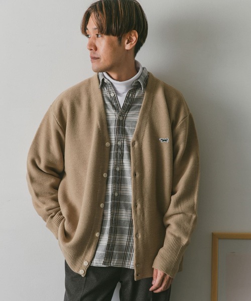 PENNEYS(ぺニーズ)の「『別注』PENNEYS×DOORS THE FOX Vネックカーディガン(カーディガン/ボレロ・メンズ・アイボリー/ブラック/グリーン/ネイビー/イエロー/ボルドー/ピンク/ベージュ・MEDIUM/LARGE/X-LARGE)」の19枚目の写真