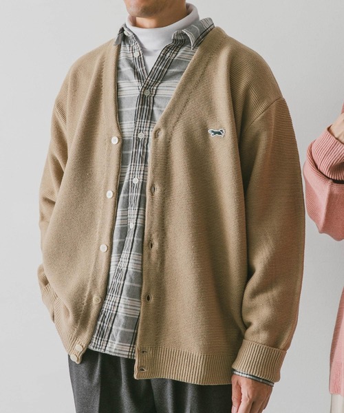 PENNEYS(ぺニーズ)の「『別注』PENNEYS×DOORS THE FOX Vネックカーディガン(カーディガン/ボレロ・メンズ・アイボリー/ブラック/グリーン/ネイビー/イエロー/ボルドー/ピンク/ベージュ・MEDIUM/LARGE/X-LARGE)」の22枚目の写真