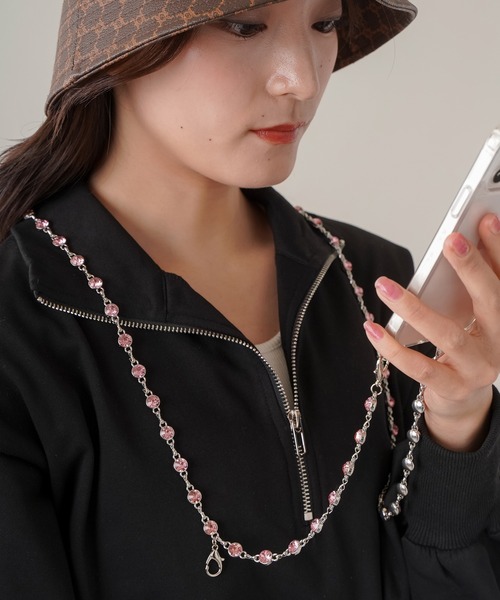 SPINNS（スピンズ）の「【選べるスマホショルダー】ラインストーンチェーンストラップ（スマホグッズ・レディース・シルバー/ブルー/ピンク・ONESIZE）」の14枚目の写真