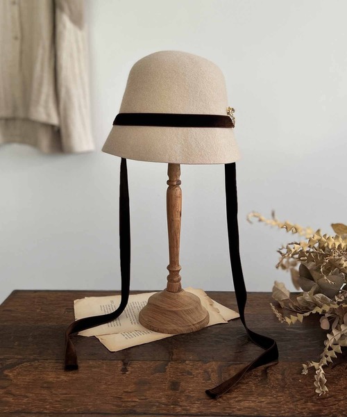 m.soeur（エムスール）の「ベロアリボンのフェルトハット