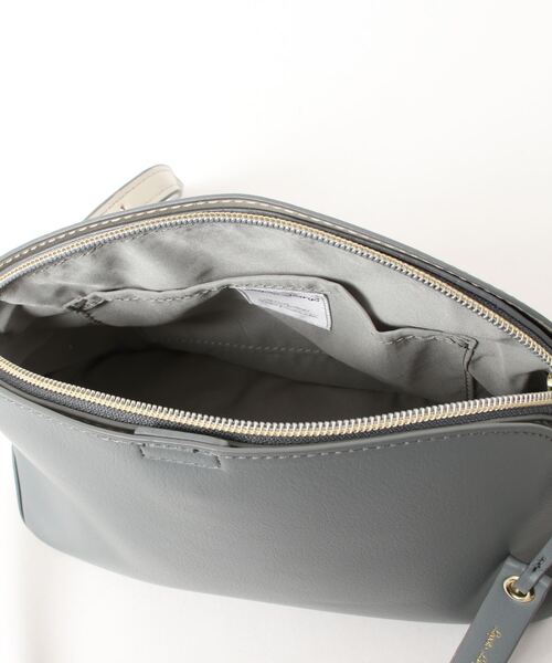 Legato Largo（レガートラルゴ）の「(LF)【Legato Largo】【かるいかばん】フェイクレザー ショルダーバッグ（ショルダーバッグ・レディース・ブルーグレー/ブラック/グレイッシュベージュ/アイボリー・ONE SIZE）」の11枚目の写真