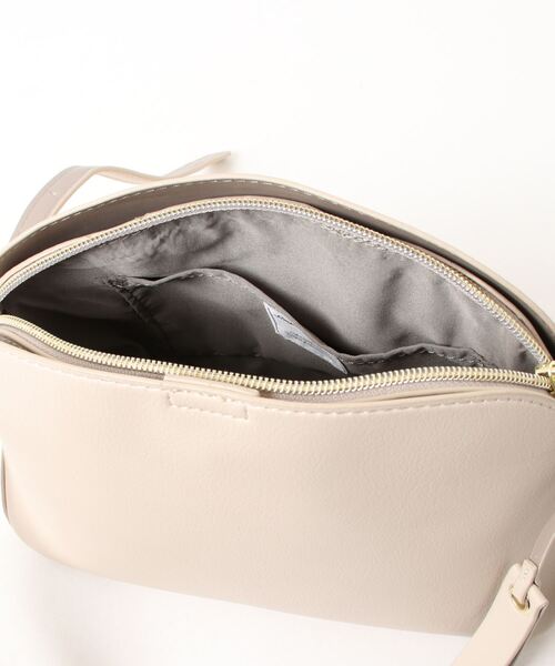 Legato Largo（レガートラルゴ）の「(LF)【Legato Largo】【かるいかばん】フェイクレザー ショルダーバッグ（ショルダーバッグ・レディース・ブルーグレー/ブラック/グレイッシュベージュ/アイボリー・ONE SIZE）」の12枚目の写真