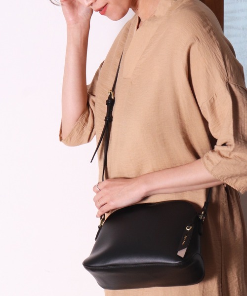 Legato Largo（レガートラルゴ）の「(LF)【Legato Largo】【かるいかばん】フェイクレザー ショルダーバッグ（ショルダーバッグ・レディース・ブルーグレー/ブラック/グレイッシュベージュ/アイボリー・ONE SIZE）」の3枚目の写真