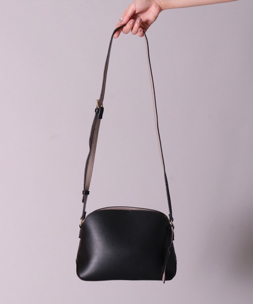 Legato Largo（レガートラルゴ）の「(LF)【Legato Largo】【かるいかばん】フェイクレザー ショルダーバッグ（ショルダーバッグ・レディース・ブルーグレー/ブラック/グレイッシュベージュ/アイボリー・ONE SIZE）」の21枚目の写真