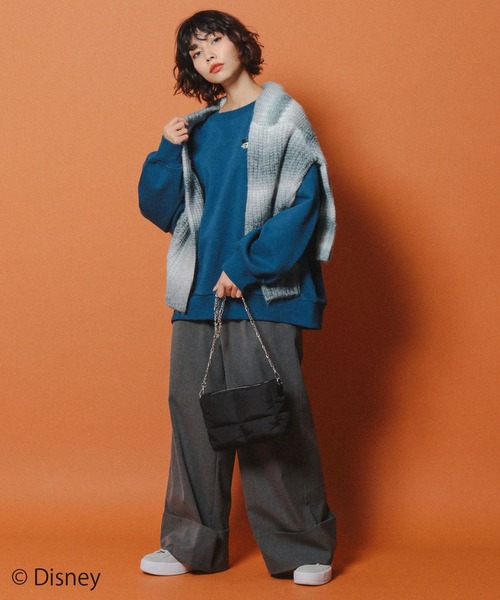 PAGEBOY（ページボーイ）の「WEB限定アイテム / Mickey / 裏毛プルオーバー（スウェット・レディース・ブラック/オフホワイト/ブルー・FREE）」の16枚目の写真