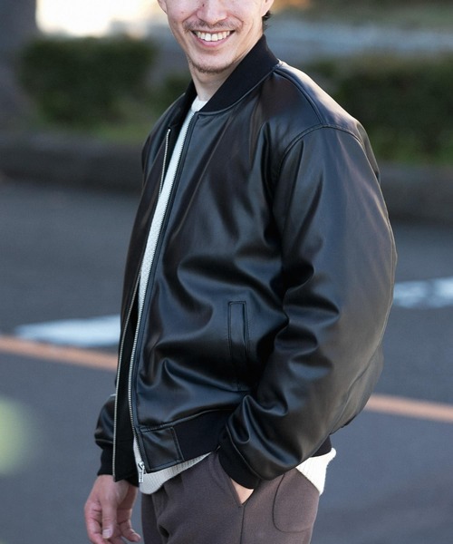 ITEMS URBANRESEARCH(アイテムズ アーバンリサーチ)の「レザータッチ 中綿リブブルゾン(ブルゾン・メンズ・カーキ/ネイビー/ブラック・LARGE/MEDIUM)」の10枚目の写真