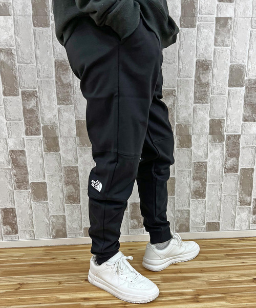 THE NORTH FACE（ザノースフェイス）の「ファイン2 スウェットパンツ Men’s Fine 2 Pant-Eu（スウェットパンツ・メンズ・ブラック・S/L/XL/XS）」の3枚目の写真