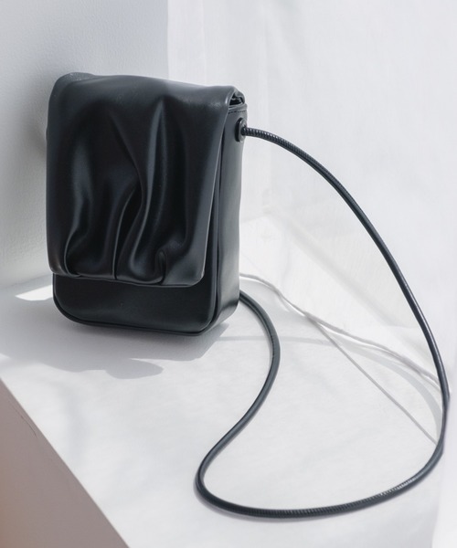 Kastane(カスタネ)の「【新色追加】ギャザーミニショルダーBAG(ショルダーバッグ・レディース・アイボリー/ブラック/サックスブルー/イエロー/イエロー系その他/グリーン・FREE)」の3枚目の写真