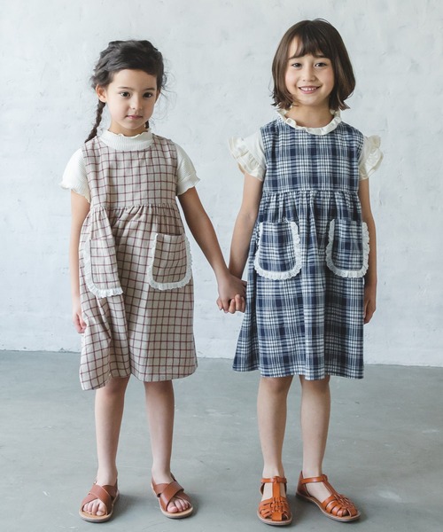 pairmanon（ペアマノン）の「フリルポケット付きエプロンワンピース