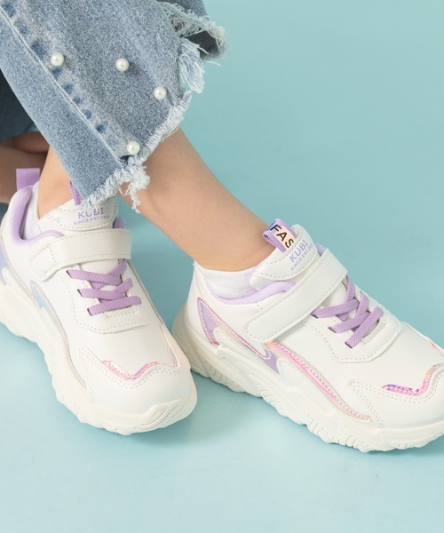 URBAN CHERRY（アーバンチェリー）の「オーロララインダッドスニーカー（スニーカー・キッズ・パープル/ピンク・16.5cm/17.5cm/19.5cm/21.5cm/18.5cm/19.0cm/18.0cm/20.5cm/21.0cm）」の2枚目の写真