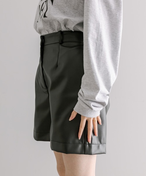 セール】【2サイズ展開！】フェイクレザーショートパンツ
