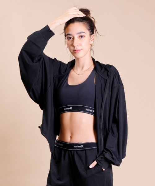 Hurley （ハーレー）の「Hurley/ハーレー  水陸両用/ショート丈ロゴラッシュガード/ラッシュパーカー/セットアップ対応/ジャガードバンドドルマンフーディー WFF2320034（ラッシュガード・レディース・ホワイト/カーキ/ブラック/グレイッシュブルー/パープル/グレイッシュベージュ/ダークグリーン・S/M）」の18枚目の写真