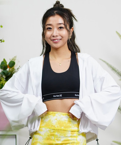 Hurley （ハーレー）の「Hurley/ハーレー  水陸両用/ショート丈ロゴラッシュガード/ラッシュパーカー/セットアップ対応/ジャガードバンドドルマンフーディー WFF2320034（ラッシュガード・レディース・ホワイト/カーキ/ブラック/グレイッシュブルー/パープル/グレイッシュベージュ/ダークグリーン・S/M）」の19枚目の写真