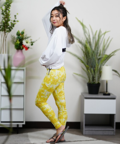 Hurley （ハーレー）の「Hurley/ハーレー  水陸両用/ショート丈ロゴラッシュガード/ラッシュパーカー/セットアップ対応/ジャガードバンドドルマンフーディー WFF2320034（ラッシュガード・レディース・ホワイト/カーキ/ブラック/グレイッシュブルー/パープル/グレイッシュベージュ/ダークグリーン・S/M）」の10枚目の写真