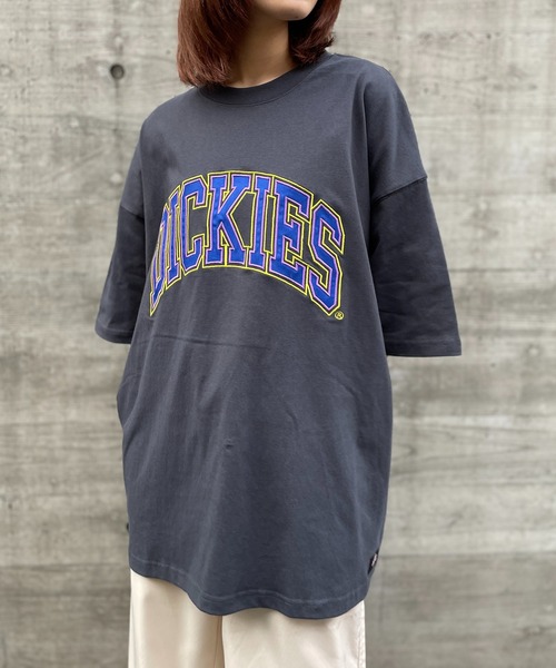Dickies(ディッキーズ)の「【Dickies】天竺カレッジアップリケ半そでTシャツ 3278-5432(Tシャツ/カットソー・メンズ・グリーン/ホワイト/ネイビー/ブラック/グレー/マスタード・L/M/XL)」の2枚目の写真
