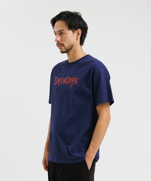 Saturdays NYC（サタデーズ ニューヨークシティ ）の「Signature Logo Standard SS Tee（Tシャツ/カットソー・メンズ・オリーブ/ブラック/ネイビー/ピンク/ホワイト・X-SMALL/M/L/XL/S）」の10枚目の写真