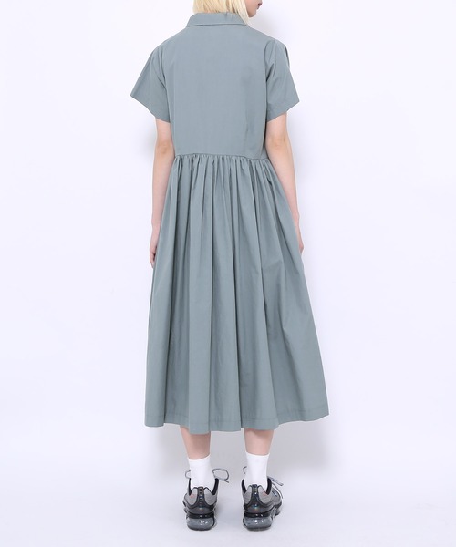 PUNYUS（プニュズ）の「パールボタンシャツワンピース（シャツワンピース・レディース・ブラック/グレー・1/2/3/4）」の15枚目の写真