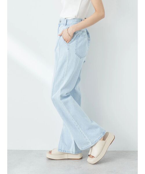 earth music&ecology(アースミュージックアンドエコロジー)の「センタースリットデニムパンツ(デニムパンツ・レディース・インディゴブルー/ライトインディゴブルー・S/M/L)」の22枚目の写真