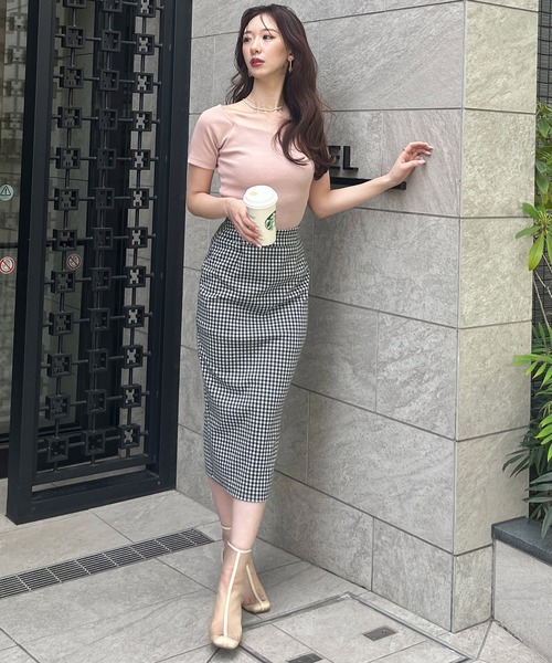 ROYAL PARTY(ロイヤルパーティー)の「カットリブオープンネック半袖トップス(Tシャツ/カットソー・レディース・オフホワイト/ブラック/ベージュ/ピンク・FREE)」の7枚目の写真