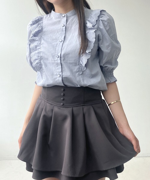 AS KNOW AS plus（アズノゥアズプラス）の「〇縦フリル5分袖ブラウス