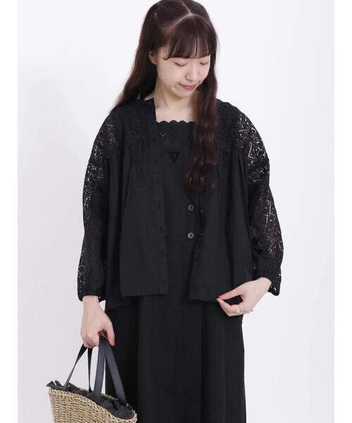Samansa Mos2（サマンサ モスモス）の「【接触冷感 吸水速乾】おめかしレースブラウス（シャツ/ブラウス・レディース・オフホワイト/ブラック/キナリ・ﾌﾘ-）」の4枚目の写真