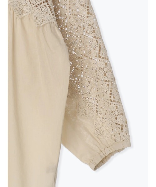 Samansa Mos2（サマンサ モスモス）の「【接触冷感 吸水速乾】おめかしレースブラウス（シャツ/ブラウス・レディース・オフホワイト/ブラック/キナリ・ﾌﾘ-）」の6枚目の写真